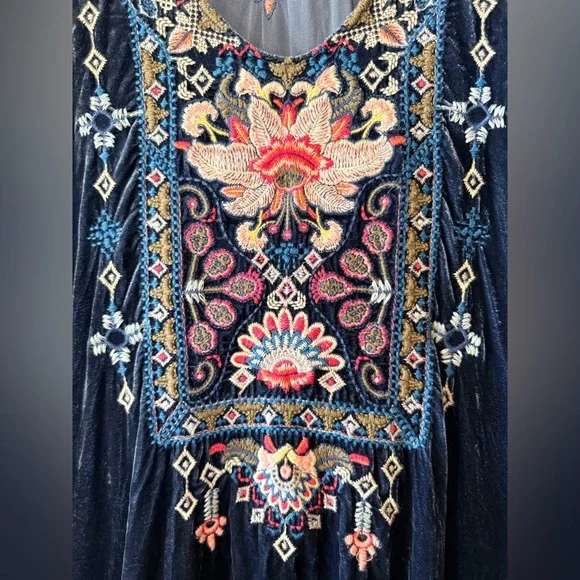 Johnny Was Nindi Embroidered Velvet Navy Blue Women’s Tunic Top size M - Picture 3 of 8
